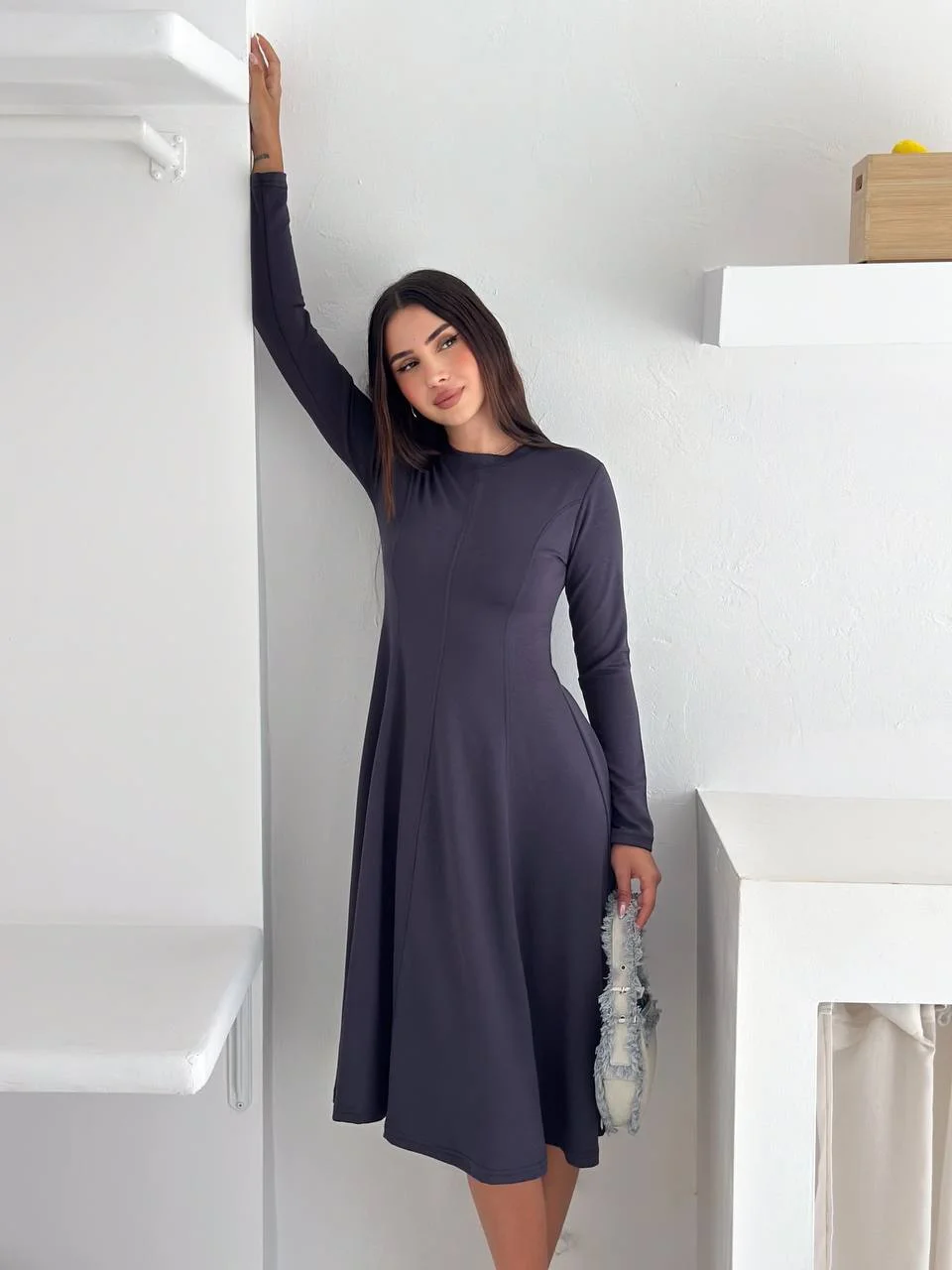 Midi gray dress,round neck and long sleeve
