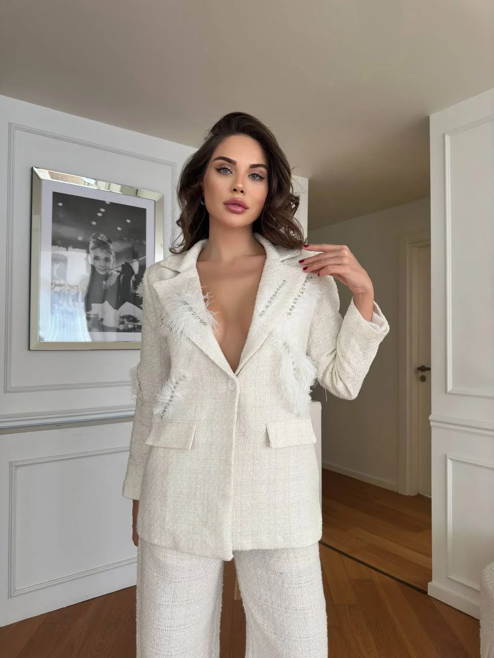 Formal bridal set with feathers