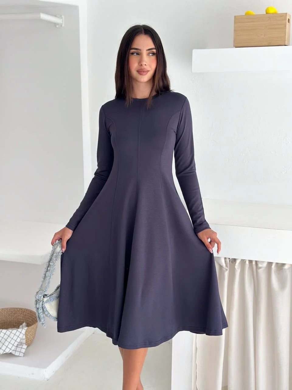 Midi gray dress,round neck and long sleeve