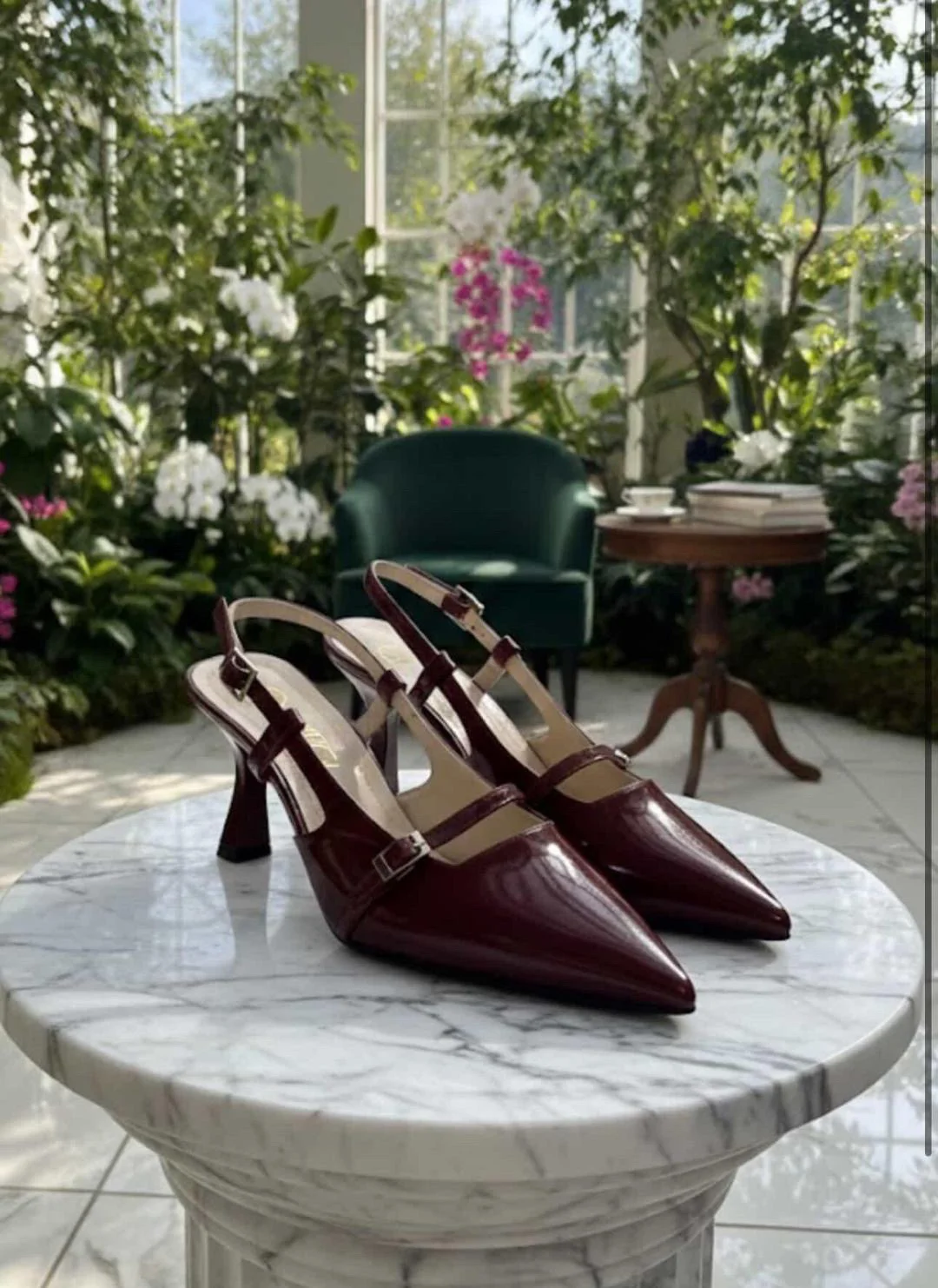 Elegant Burgundy mid Hills with Belt decor